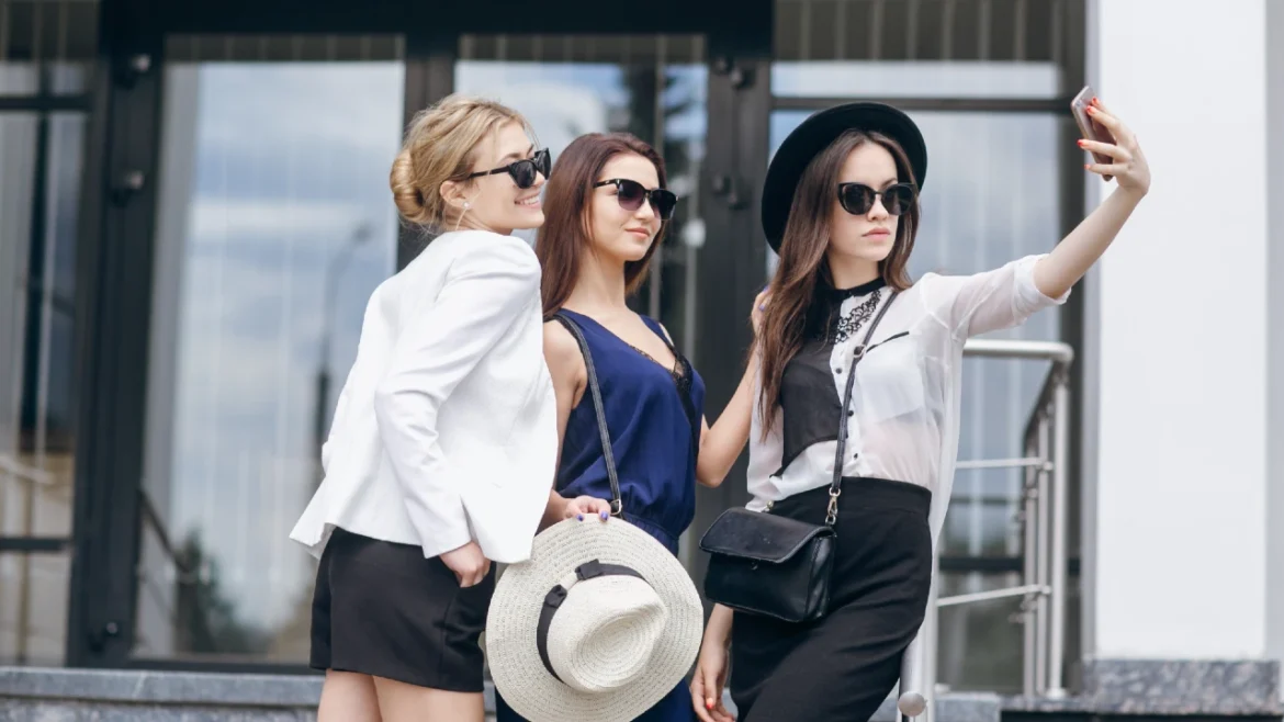 Fashion & Lifestyle Focus: Dressing Smart for a Busy Day
